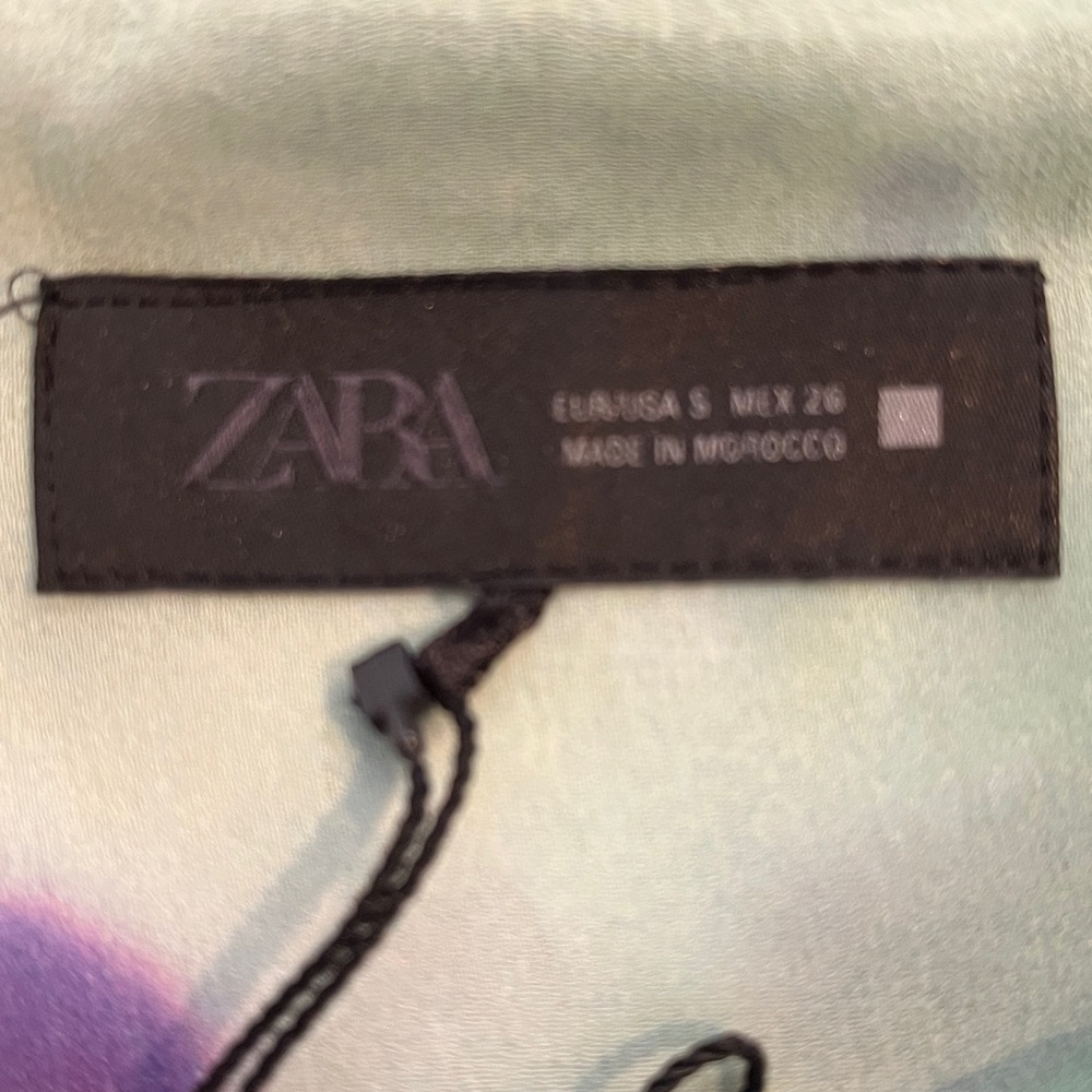 Zara Multicolor Sleeveless Blouse. V-Neck with Bow Tie Neckline
Tie-Dye
Sz SM - Picture 11 of 16